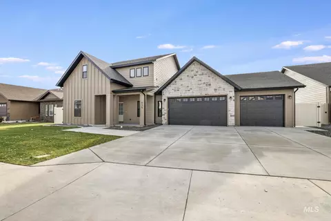 635 Canyon Crest Dr W, Twin Falls, ID 83301