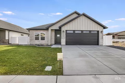 527 Falling Leaf Ln, Twin Falls, ID 83301