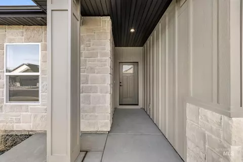 Entry Way - 527 Falling Leaf Ln, Twin Falls, ID 83301 photo 1 of 2