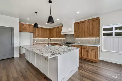 Kitchen - 527 Falling Leaf Ln, Twin Falls, ID 83301 photo 2 of 3