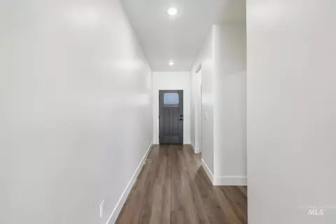Entry Way - 527 Falling Leaf Ln, Twin Falls, ID 83301 photo 2 of 2