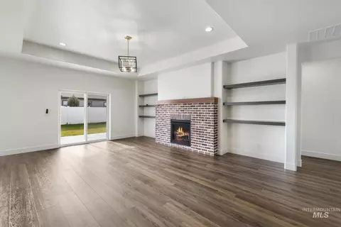 Living - 527 Falling Leaf Ln, Twin Falls, ID 83301 photo 2 of 3