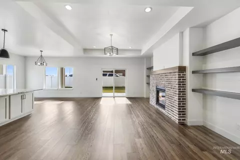 Living - 527 Falling Leaf Ln, Twin Falls, ID 83301 photo 3 of 3