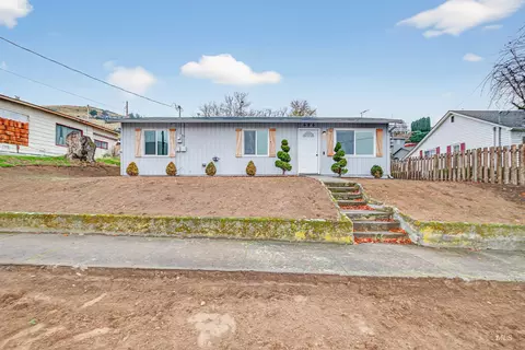 406 2nd St, Asotin, WA 99402