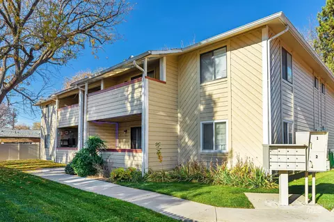 6907 W Colehaven Ln, Boise, ID 83704