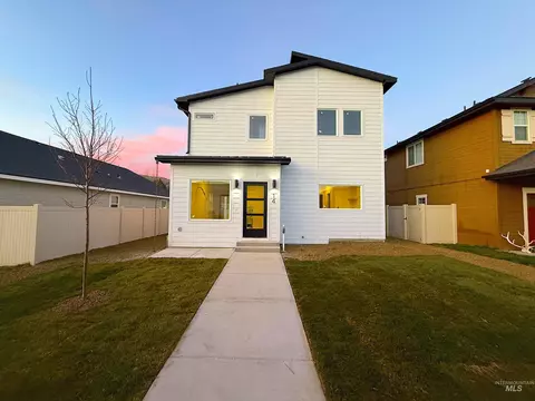 144 Dovetail Dr, Horseshoe Bend, ID 83629
