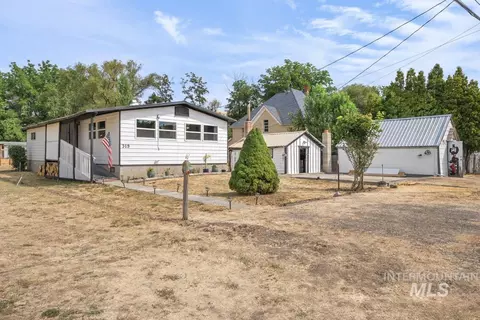 319 Pataha St, Pomeroy, WA 99347