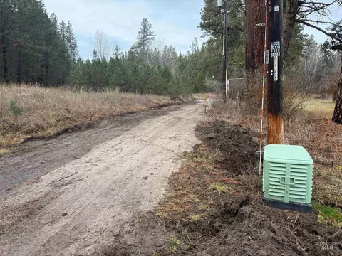 111 Cabarton Rd, Cascade, ID 83611 photo 3