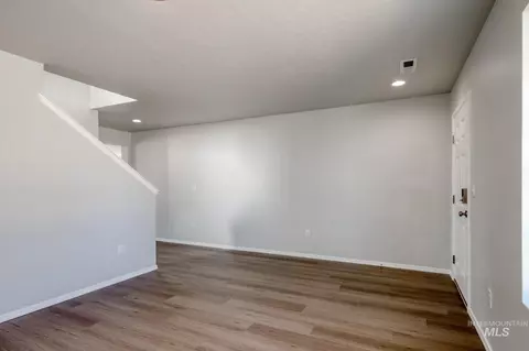 Living - 1647 Dyer St, Middleton, ID 83644 photo 4 of 4