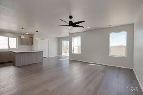 Living - 1647 Dyer St, Middleton, ID 83644 photo 3 of 4