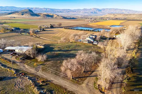 126 Charlotte Dr, Melba, ID 83641 photo 2