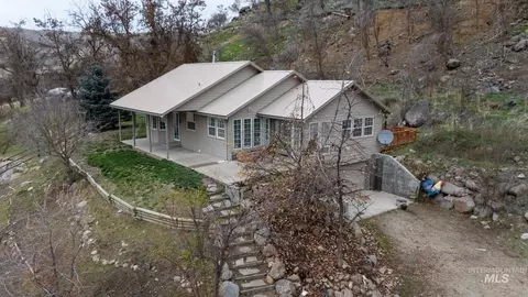 3 Branch Rd, Horseshoe Bend, ID 83629