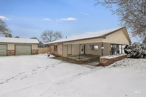 409 Clear Lakes Rd, Buhl, ID 83316