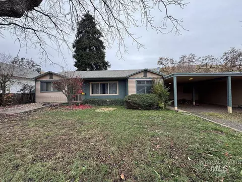326 7th St, Lapwai, ID 83540