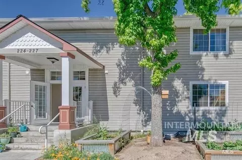 225 W Village Ln, Boise, ID 83702
