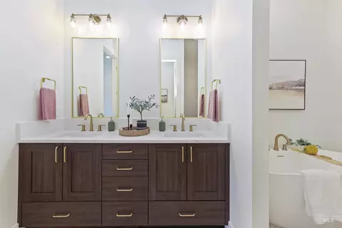 Bath - 5394 W Haughburn Dr, Eagle, ID 83616 photo 4 of 6