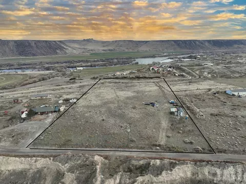 9494 Sleepy Holw, Melba, ID 83641