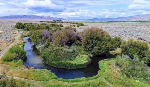 428 Cutoff Rd, Picabo, ID 83313