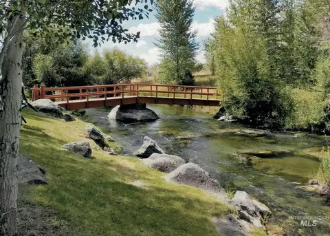 249 Priest Rd, Picabo, ID 83313