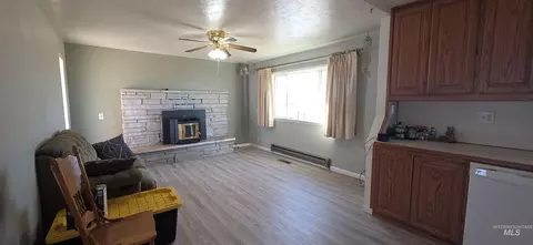 Living - 103 S 650 E, Burley, ID 83318 photo 2 of 5