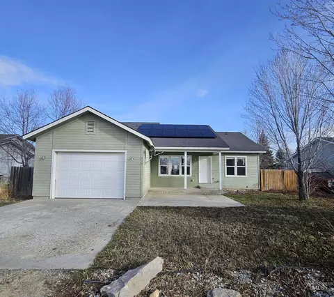930 W 4th St, Fairfield, ID 83327