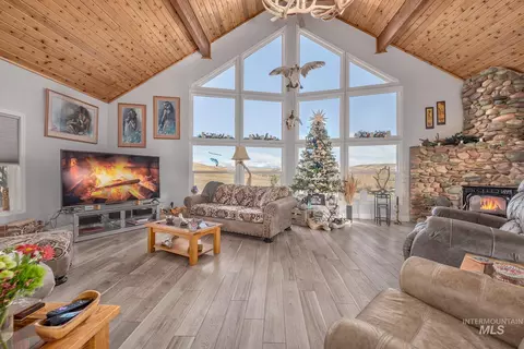 Living - 985 Hwy 95, Weiser, ID 83672 photo 2 of 3