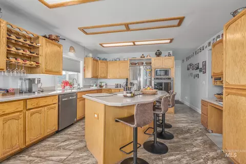 Kitchen - 985 Hwy 95, Weiser, ID 83672 photo 1 of 2