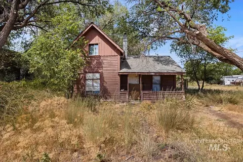 555 14th St, Vale, OR 97918