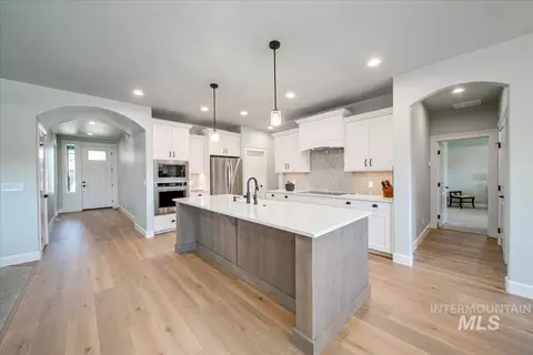 76 S Ziklag Ave, Kuna, ID 83634