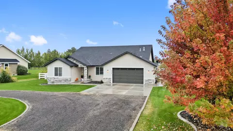 919 9th Ave E, Gooding, ID 83330