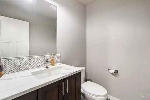 Bath - 919 9th Ave E, Gooding, ID 83330 photo 5 of 5