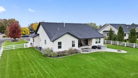 Exterior - 919 9th Ave E, Gooding, ID 83330 photo 5 of 17