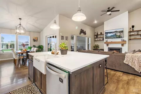 Kitchen - 919 9th Ave E, Gooding, ID 83330 photo 2 of 5