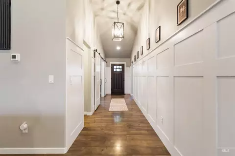 Entry Way - 919 9th Ave E, Gooding, ID 83330 photo 1 of 4