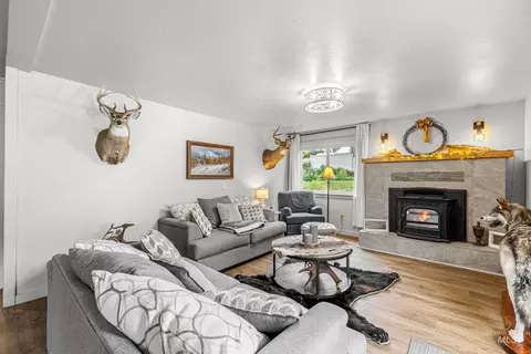 Living - 509 S Main St, Riggins, ID 83549 photo 3 of 6