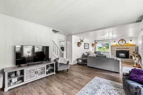 Living - 509 S Main St, Riggins, ID 83549 photo 2 of 6
