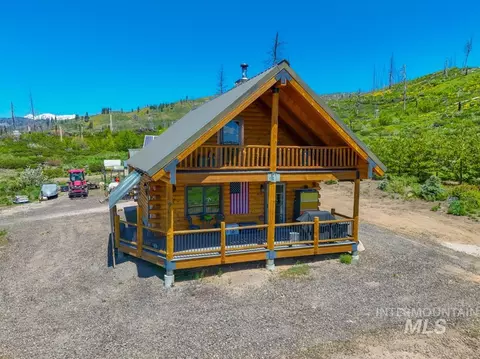 319 S Hill Pl, Fall Creek, ID 83647