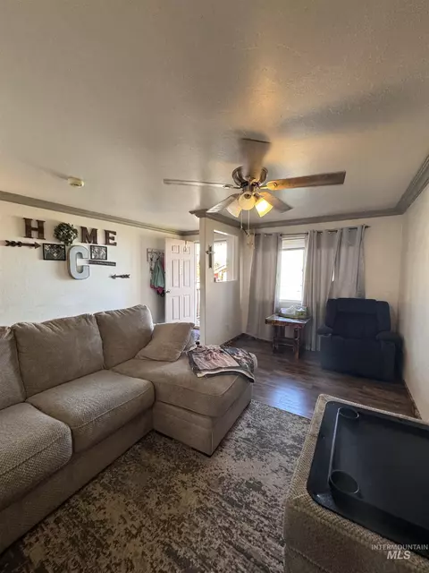 Living - 603 Main St, Filer, ID 83328 photo 1 of 4