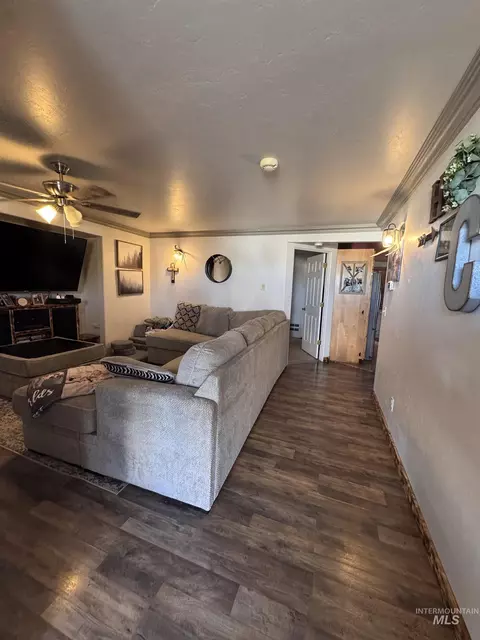 Living - 603 Main St, Filer, ID 83328 photo 3 of 4