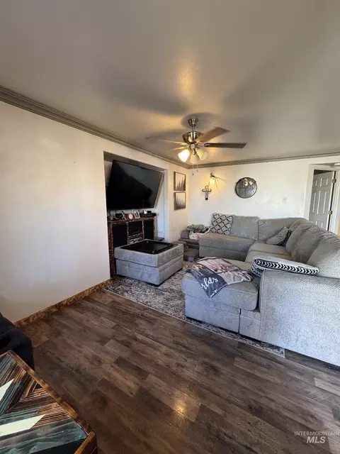 Living - 603 Main St, Filer, ID 83328 photo 2 of 4