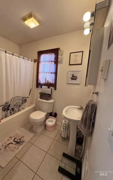 Bath - 603 Main St, Filer, ID 83328 photo 3 of 4