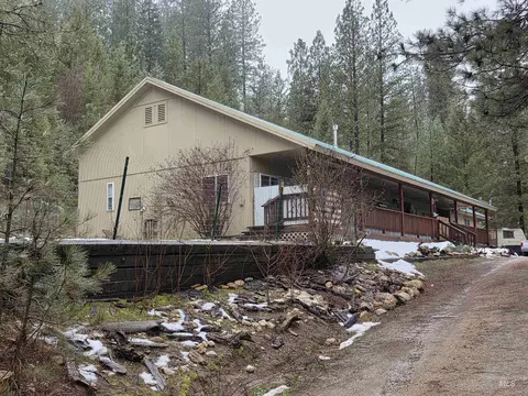 10 Reseda Ridge Cir, Garden Valley, ID 83622