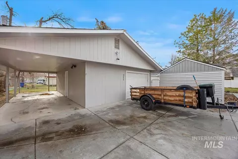Exterior - 711 E Ave D, Jerome, ID 83338 photo 3 of 11