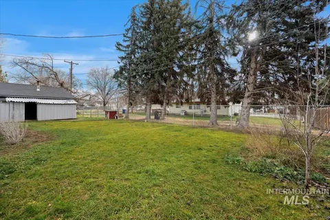 Exterior - 711 E Ave D, Jerome, ID 83338 photo 9 of 11