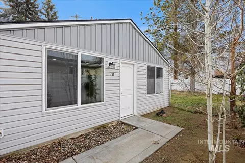 Exterior - 711 E Ave D, Jerome, ID 83338 photo 2 of 11