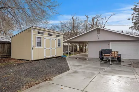 Exterior - 711 E Ave D, Jerome, ID 83338 photo 4 of 11