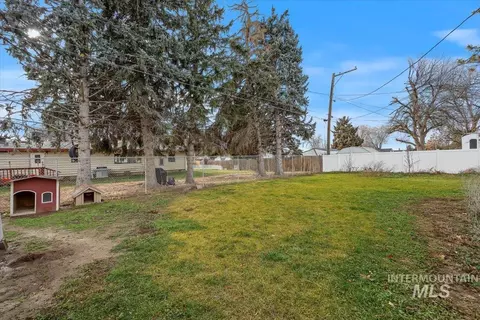 Exterior - 711 E Ave D, Jerome, ID 83338 photo 8 of 11