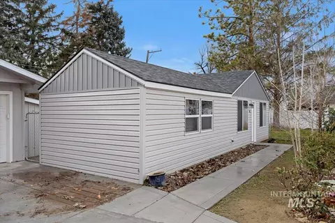 711 E Ave D, Jerome, ID 83338