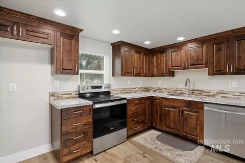 Kitchen - 711 E Ave D, Jerome, ID 83338 photo 3 of 5