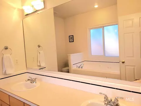 Bath - 1100 E Wright St, Boise, ID 83706 photo 2 of 2